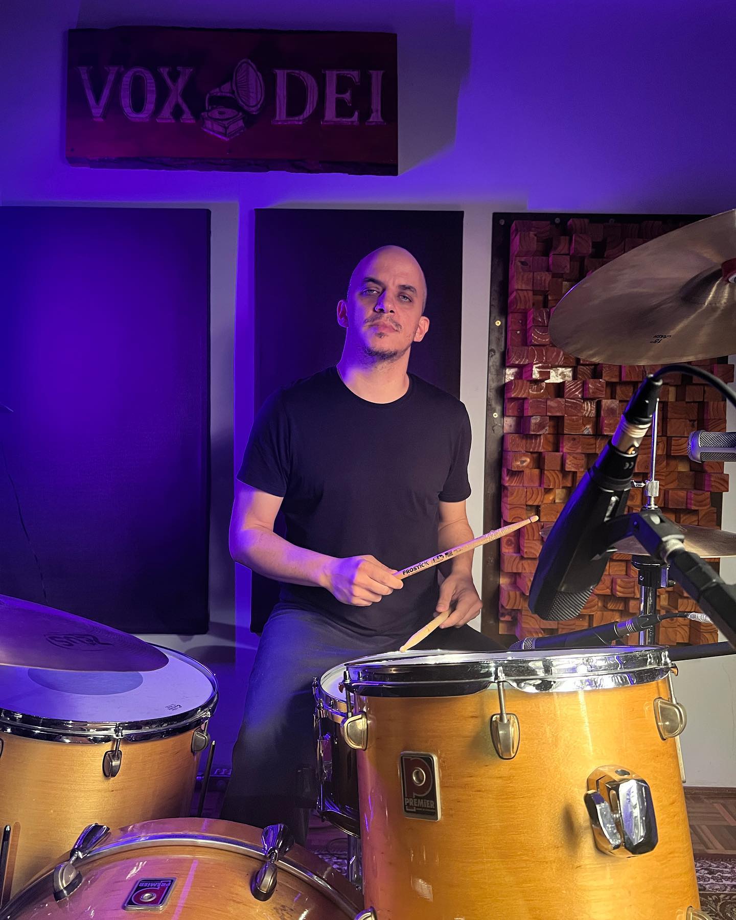 Tiago Brandão at Vox Dei studio